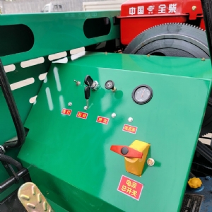 座駕2 噸履帶運(yùn)輸車(chē)